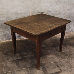 Eiken 19e eeuwse tafel