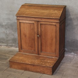 antieke preekstoel