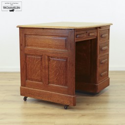 Antiek bureau