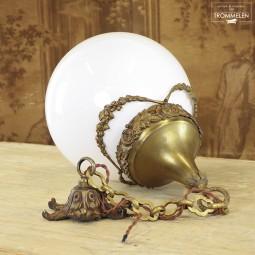 Franse opaline hanglamp