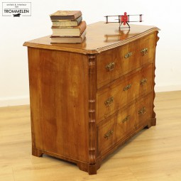 Kersenhouten commode