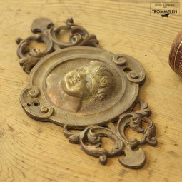 Putto ornament