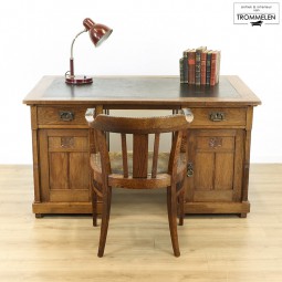 Art-Nouveau bureau met stoel