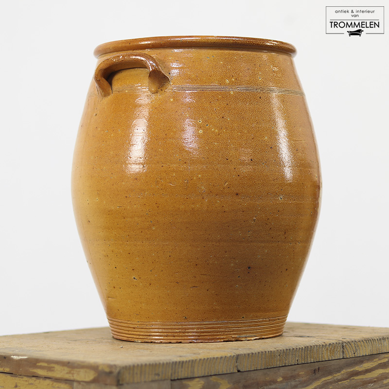 Antieke voorraad pot Antieke voorraad pot