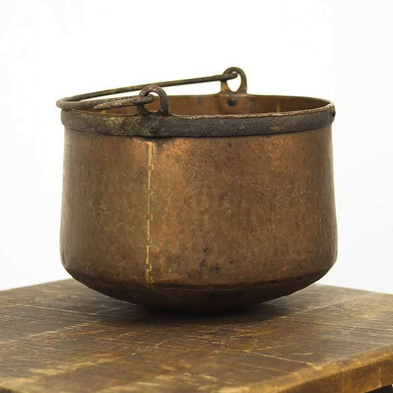 Antieke koperen ketel Antieke koperen ketel