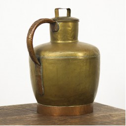 Antieke koperen melkkan