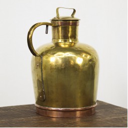 Antieke koperen melkbus