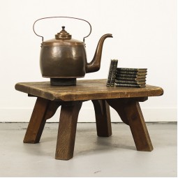 Antieke koperen theepot