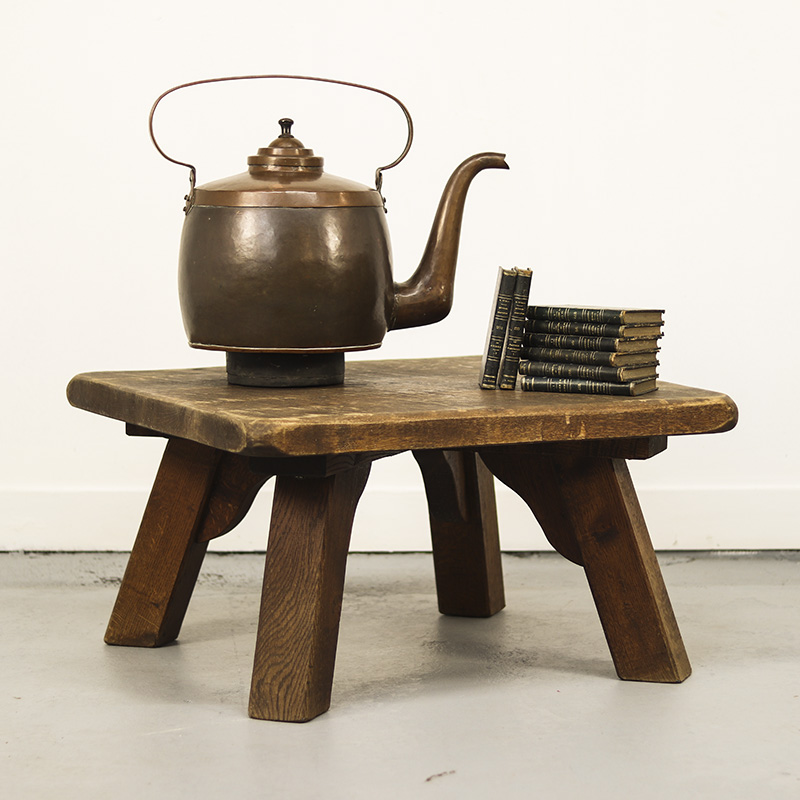 Antieke koperen theepot Antieke koperen theepot