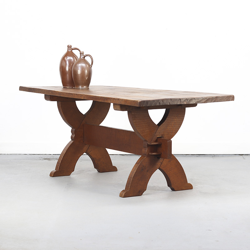 Brutalist eettafel Brutalist eettafel