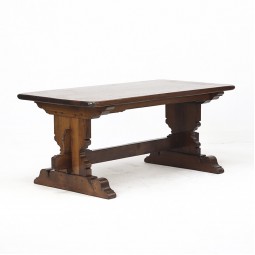 Brutalist eettafel