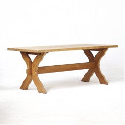 Brutalist eettafel Brutalist eettafel