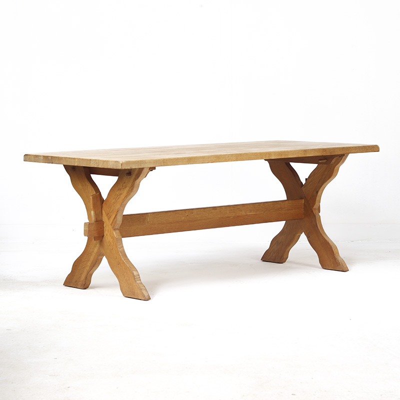 Brutalist eettafel Brutalist eettafel